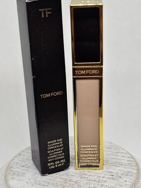 Tom Ford Shade and Illuminate Concealer - 0W0 Shell Shade